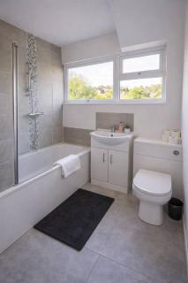 Modern Private Room | Central RG1 | Shared Home - 2