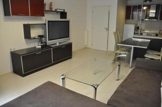 Black Sea Brееze Apartment - Varna - 9