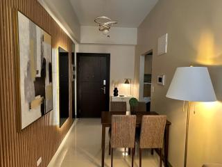 1BR City View Haven + Washer | Modern BGC Stay - 5