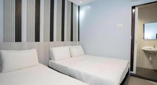 Cappuccino Hotel @ Mount Austin - 7