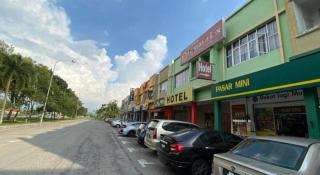 OYO 89760 Harmoni Inn Hotel - 3