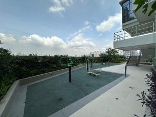 Urban Haven:Cozy 2BR Uptown BGC w Washer + Balcony - 2