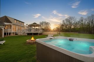 Bourbon Trail Retreat Hot Tub, Pool & Game Room - 7