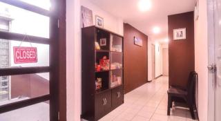 Super OYO 89465 Golden Lounge - 3