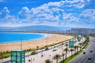 Seaside 1 min From Beach & Train Station - 2 Bedrooms Apartment - 5