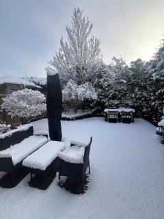 Cosy Garden Room Riverhouse - 3