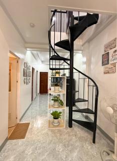 Nielo's Apartment Door 4 - 4