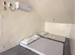 Nielo's Apartment Door 4 - 2