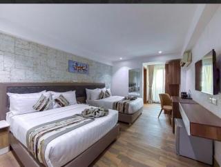 Blue Orange Hotel and Towers - 1