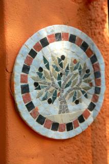 Quiet Garden Apartment with Terrace near Center - 7