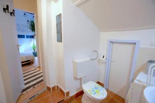 Quiet Garden Apartment with Terrace near Center - 3