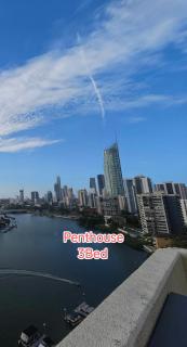 Surfers Hawaiian Holiday Apartments - 0