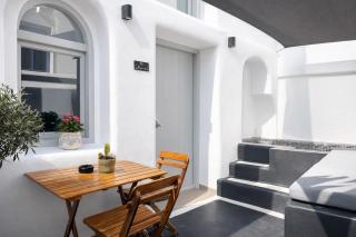 Tiara Suites Santorini - 7