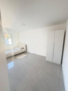 Neubau Apartment 4 Zimmer 111 Quadratmeter inklusive Küche Große Balkonterasse 2x Bad Auto Parkplatz Citynah Braunschweig - 3