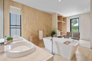 Gold Coast Golf Course Villa - 3