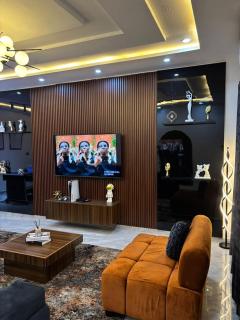 Modern 2BR with cinema room, pool, gym and balcony - 1