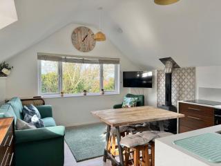 One bed Character Cottage with Parking and Garden - 5