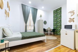 Balinese Vibe Downtown Apartment - 0