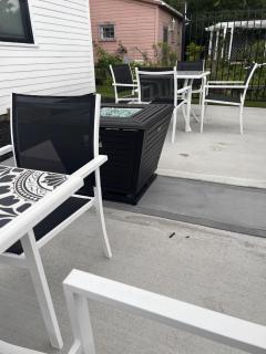 Modern Queen Studio At The Victorian - Unit B - 2