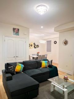 Modern 4Bedroom Retreat I 2Car Parking I Steps from the Ajax Waterfront - 5