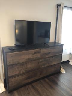 Spacious Private Queen Studio Near Downtown - 5