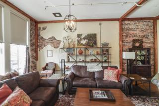 The Roost - On The Bricks In Downtown Thomasville - 6