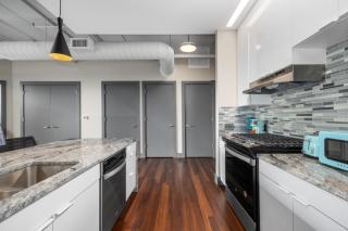 Luxury Apartment W City Views - Leonard Building - 5