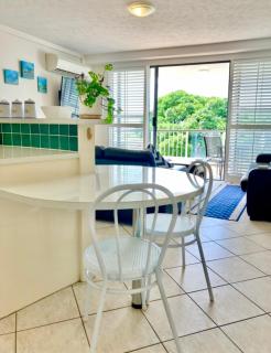 Cairns Esplanade Lagoon Apartment - 8