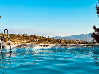 Mountain pool house - 8