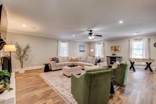 Spacious Updated Ranch W Fireplace And Firepit - 2