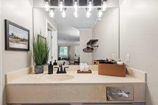Cozy, Renovated Legends Fountain View - Unit 208 - 2