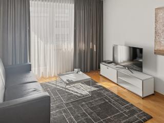 Cozy 1BR near lake with balcony - Mill 422 - 8