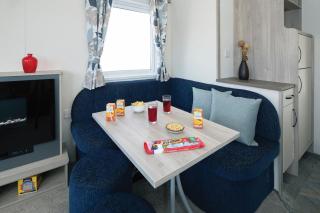 Static Caravan 4 - 7