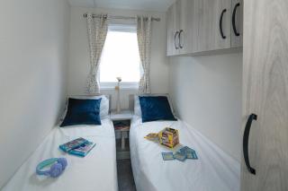 Static Caravan 4 - 1