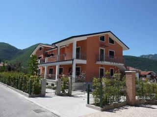 Cosy 1-bedroom apartment- sleeps 3 - 5