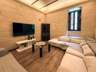 Sliema 5-bedroom Town House - 8
