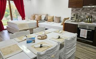 J&M Vlore Sea View Villa - 3