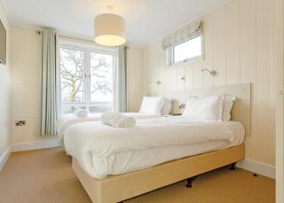 Hawkchurch Resort And Spa - 8