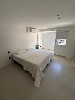 50m Praia Ponta Verde com 4 quartos sendo 3 suites e Vista Mar - 1