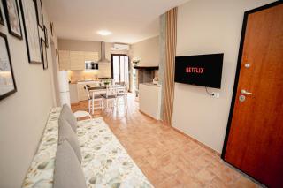 Aura Apartment - VISTA LAGO - CENTRO STORICO - 2