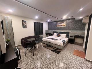 Hotel Diamond - Lokhanwala Andheri - 4