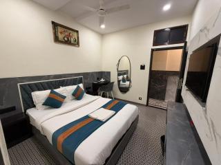 Hotel Diamond - Lokhanwala Andheri - 3