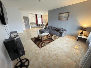 Family-Friendly Home in Quiet Suburb - 0