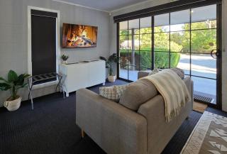 Chandelle Park Farm Stay - 9