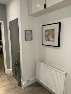 Beautifully Designed Pollok House - 7