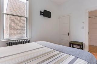 Duplex top two minutes from Sherbrooke Street - 3