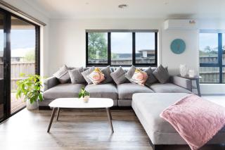 Large Coastal Home, Pet-Friendly & Sleep 11 - 9