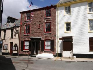 Eventide Kingsand sea views from every window - 9