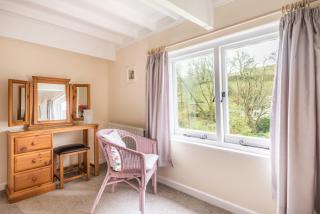 Mill House Fowey set in a creekside hamlet - 2