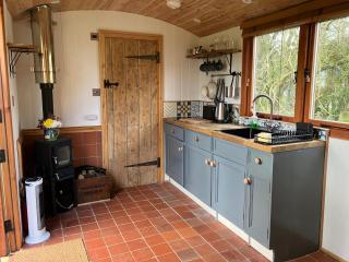 Stowford Railway Carriage - 7